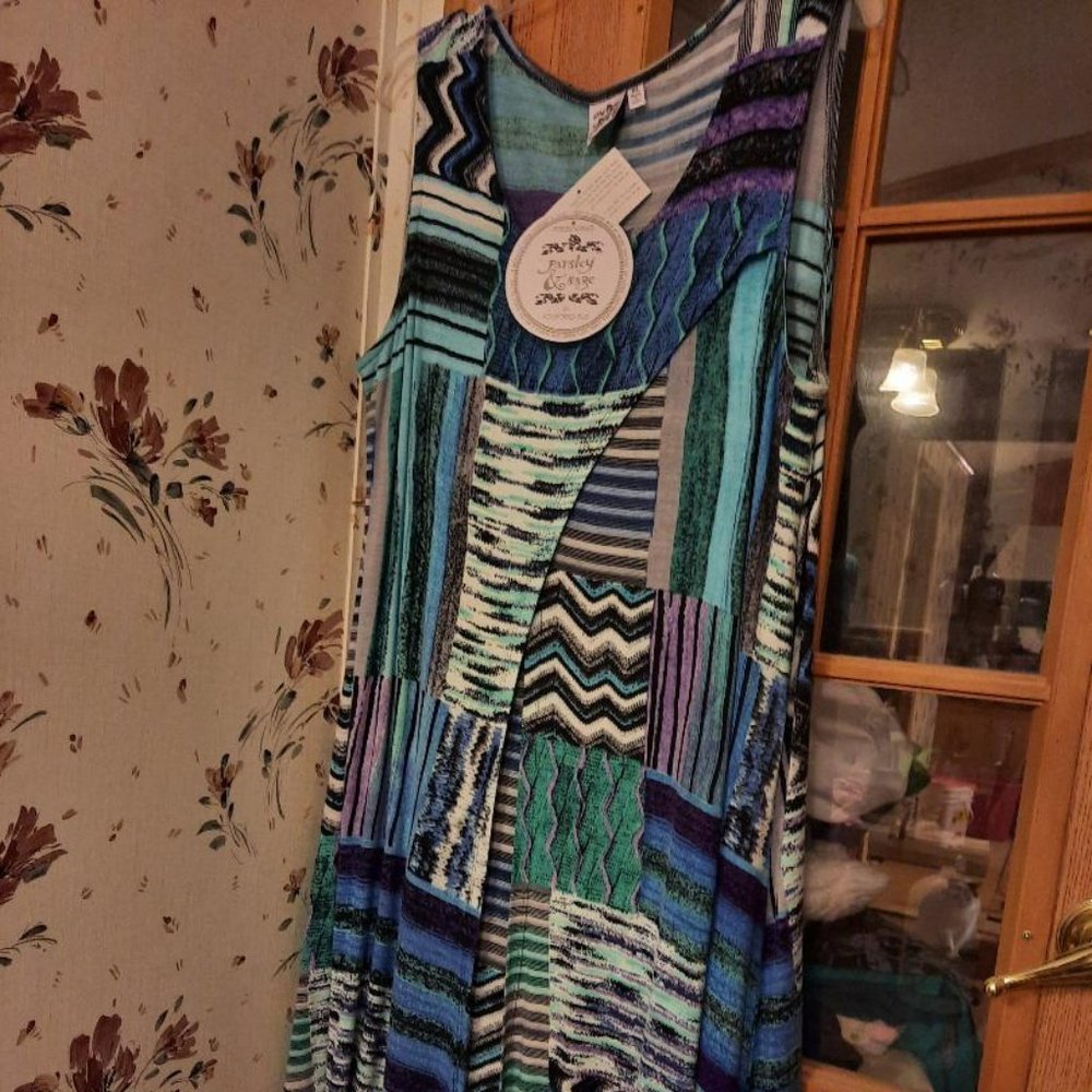 PARSLEY & SAGE  SLEVELESS ASYMMETRICAL HEM DRESS